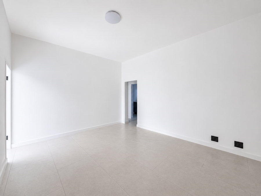 2 Bedroom Property for Sale in Sea Point Western Cape